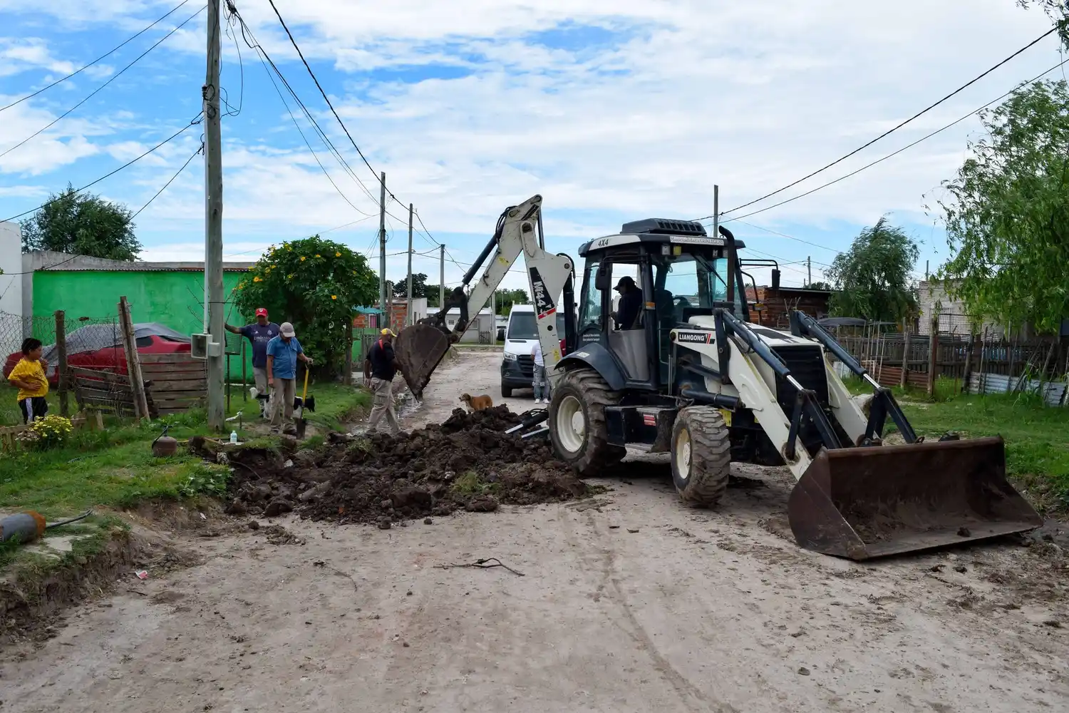 Continúa la conexión de agua y cloacas
