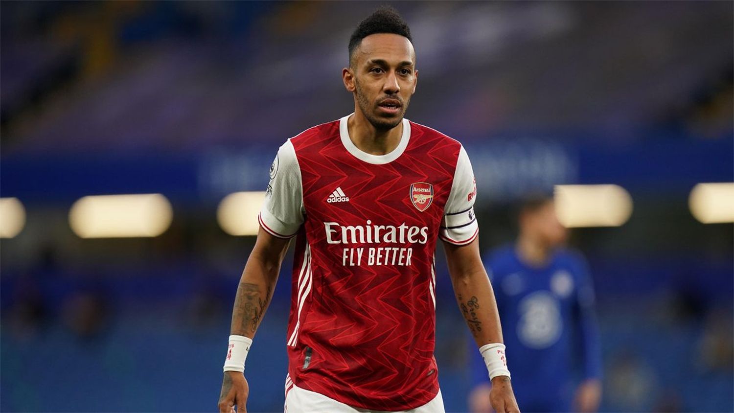 Aubameyang llegó la ciudad, pero se cayó su pase a Barcelona