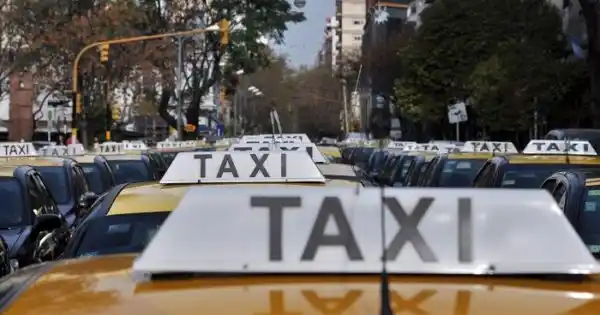 Taxistas apuntaron contra el titular de turismo marplatense que defendió a Uber: “Es un irresponsable y necio”