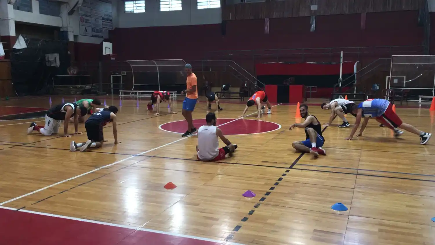 Independiente volvió ayer al trabajo tras dos días de descanso.