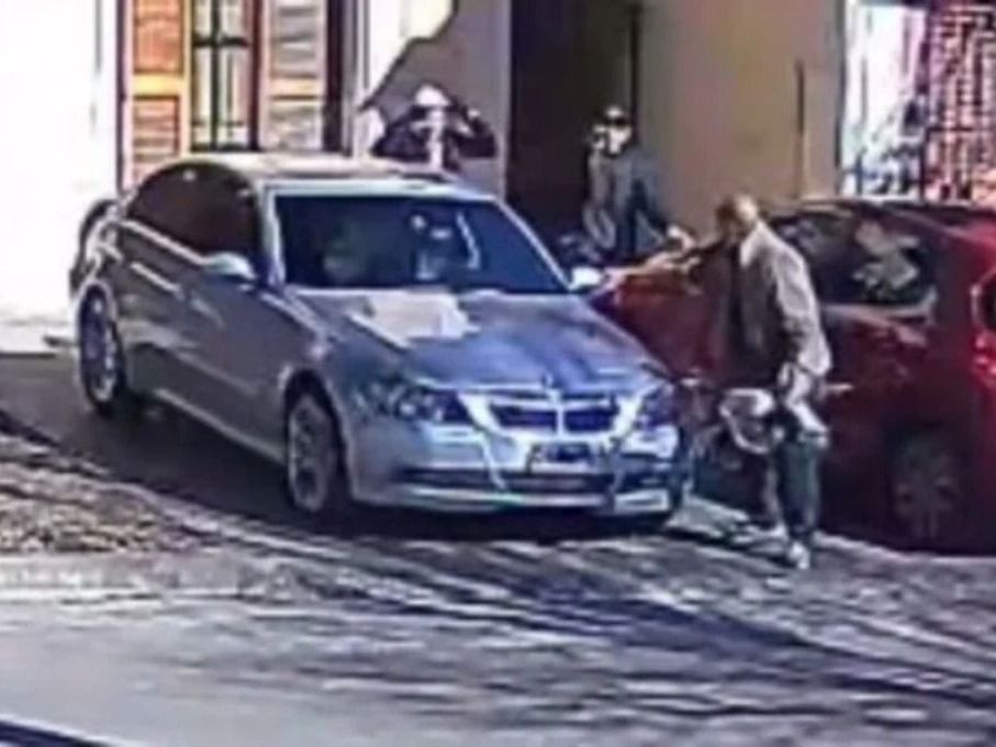 Le dispararon en la pierna y en el abdomen