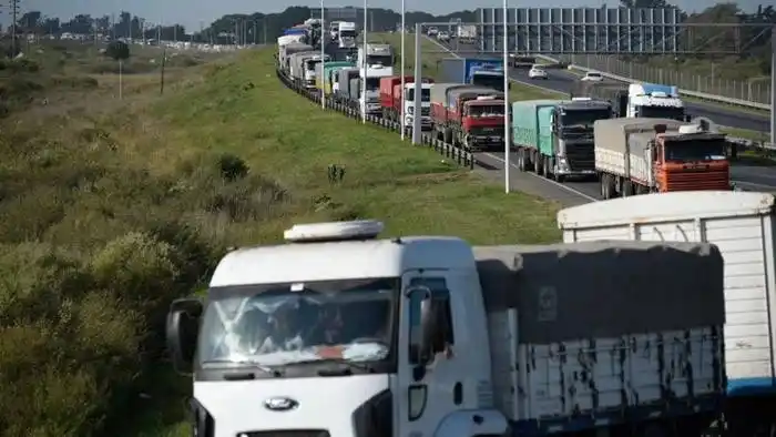 Preocupa la situación del  sector del transporte  automotor de cargas