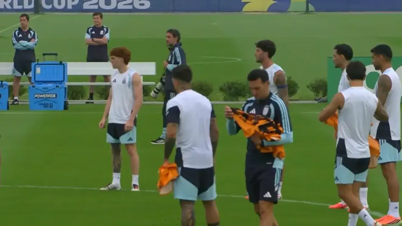 Bajo la lluvia, Argentina realizó el último entrenamiento antes de la final: Scaloni probó con una sorpresa en el 11 titular