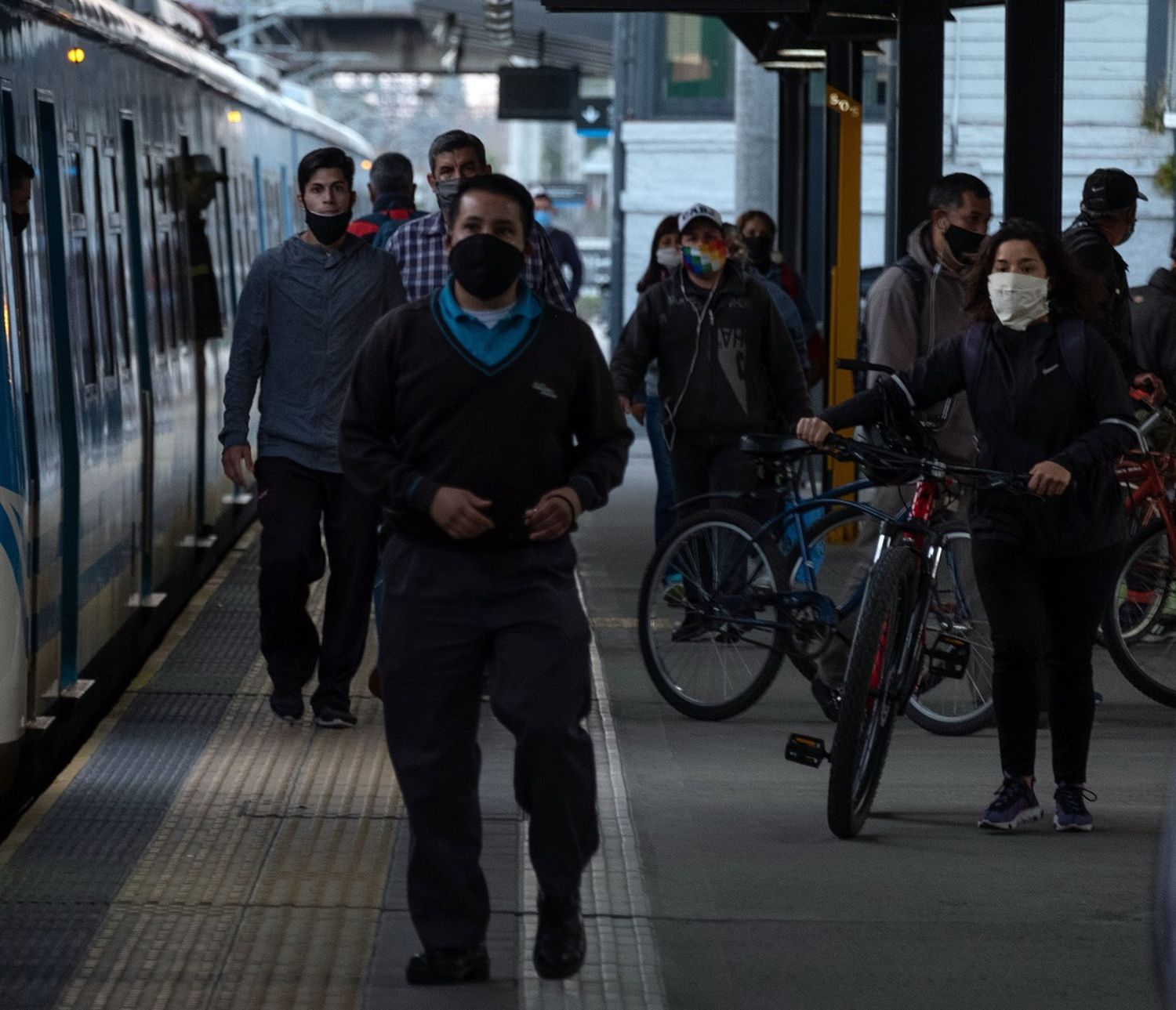 Salto de contagios: 438 nuevos casos en el país, el número más alto para una jornada