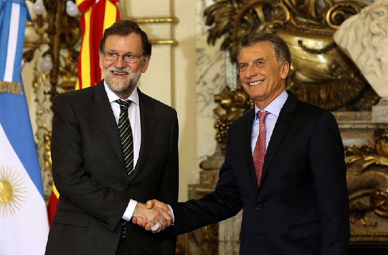 Macri habló con Rajoy sobre el acuerdo con el FMI