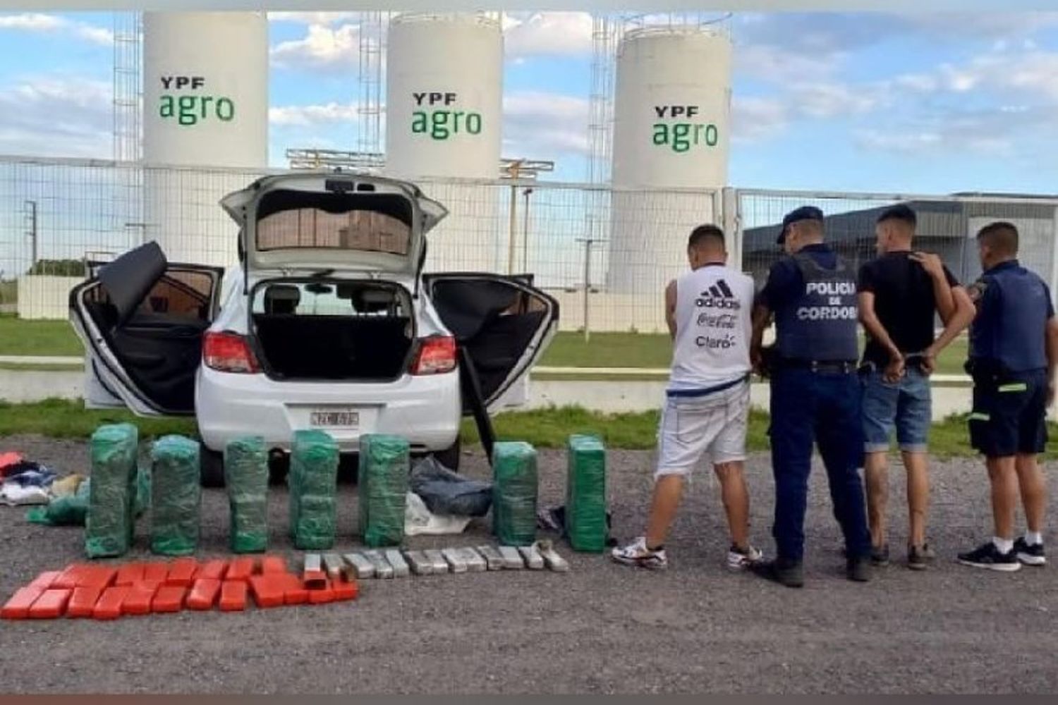 Un control de Caminera detectó los 300 kilos de marihuana en el ingreso a San Francisco