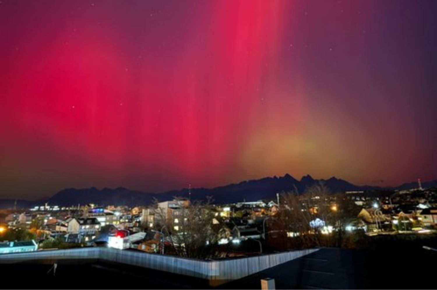 Los ciudadanos de registraron y compartieron en redes sociales fabulosas imágenes del cielo.