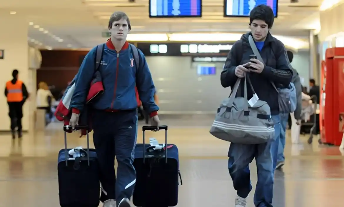 Fuga turística: en junio, los viajes de argentinos al exterior duplicaron el ingreso de visitantes