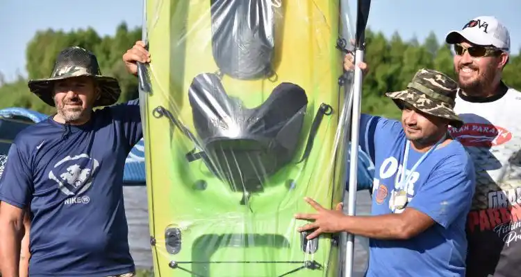 Un sampedrino se quedó con el masivo concurso de pesca en kayaks