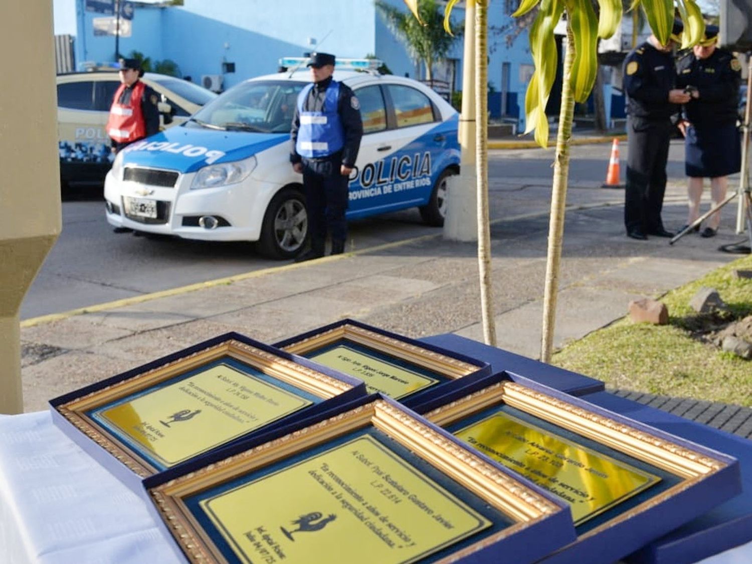 Policía entregó una Unidad Móvil y hubo reconocimientos al personal policial