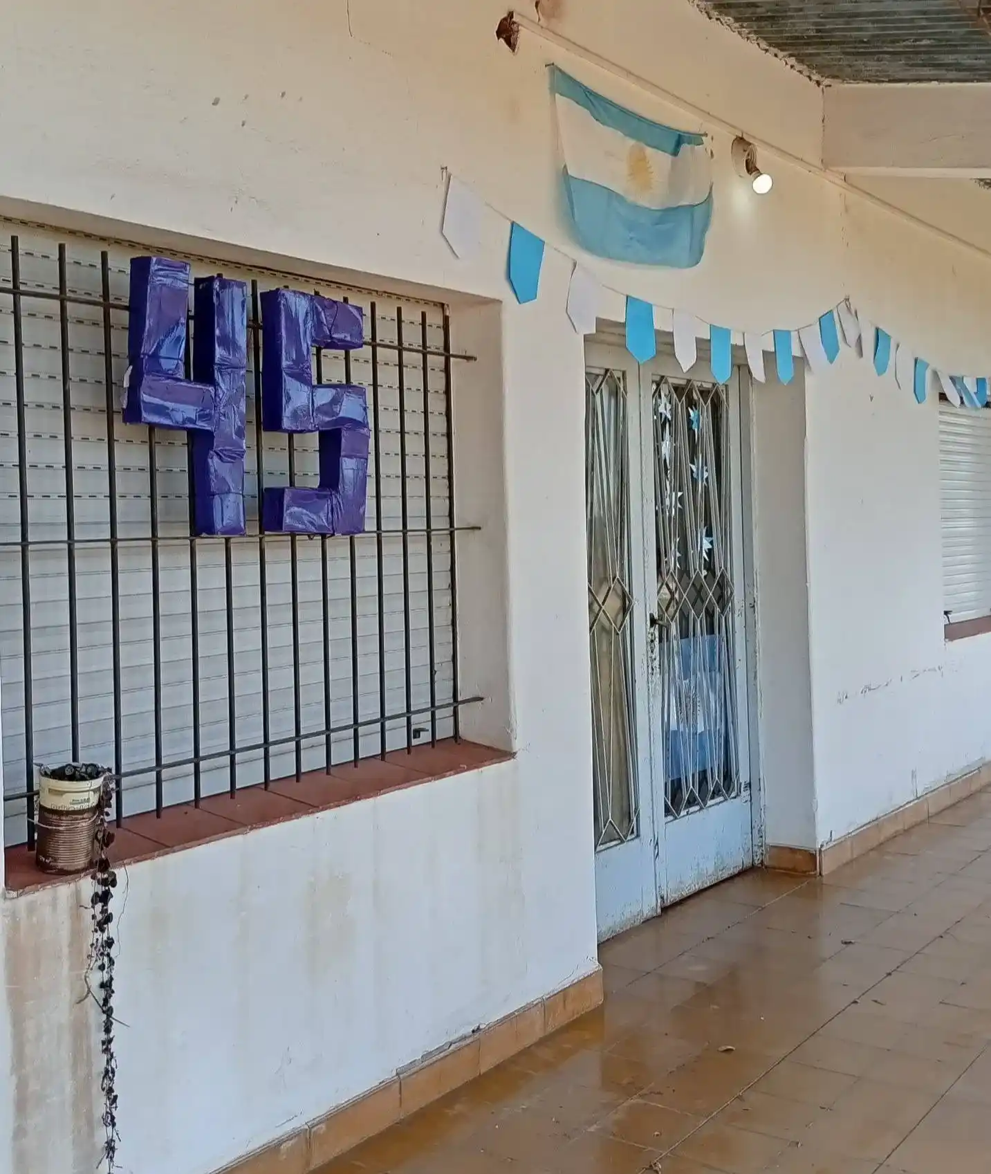 Obras de infraestructura escolar y mantenimiento vial en el Sexto Distrito
