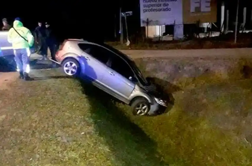 Un funcionario chocó y dio positivo de alcoholemia