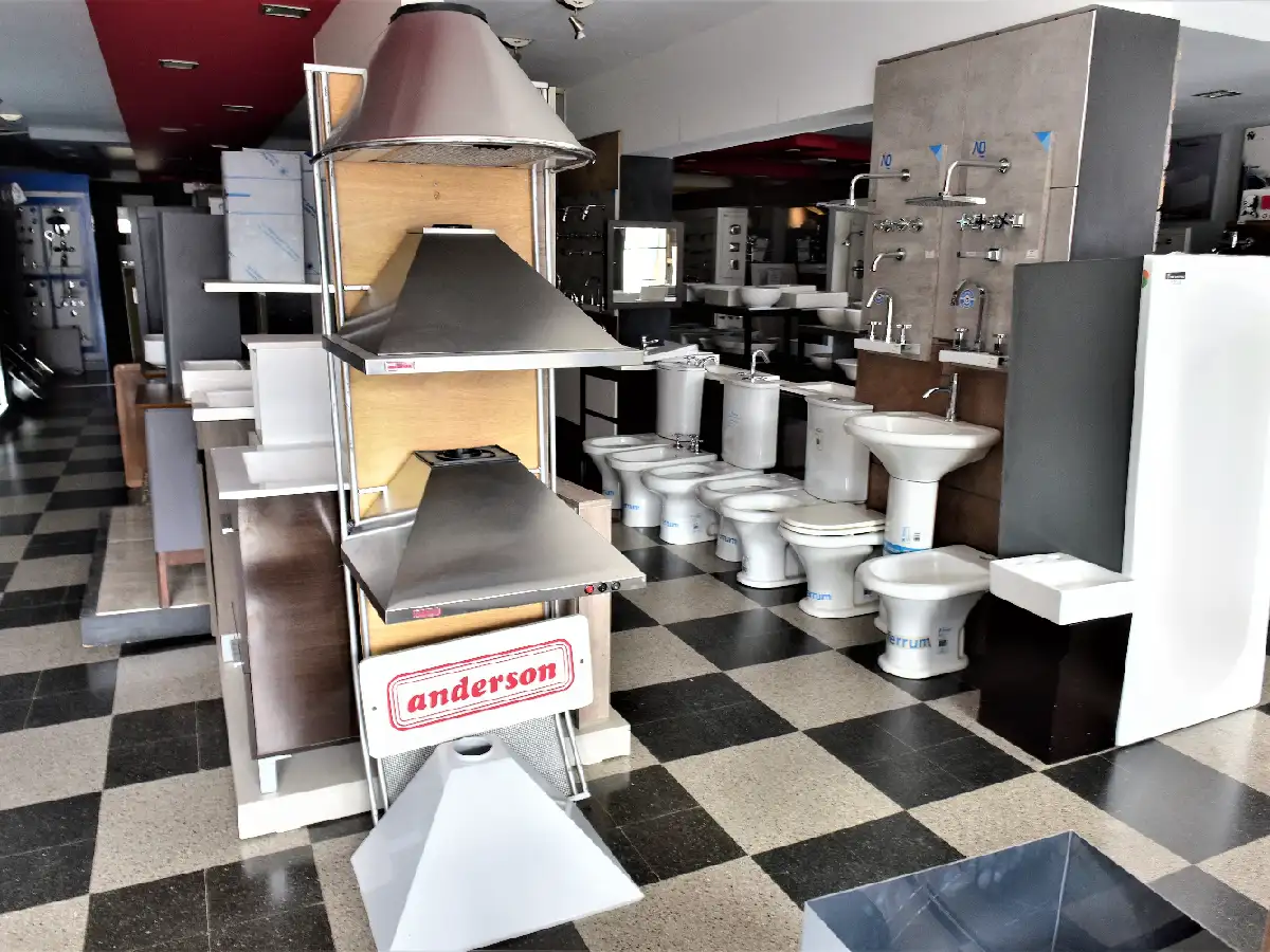 Todo Sanitarios cumple 37 años y sigue apostando a la ciudad 