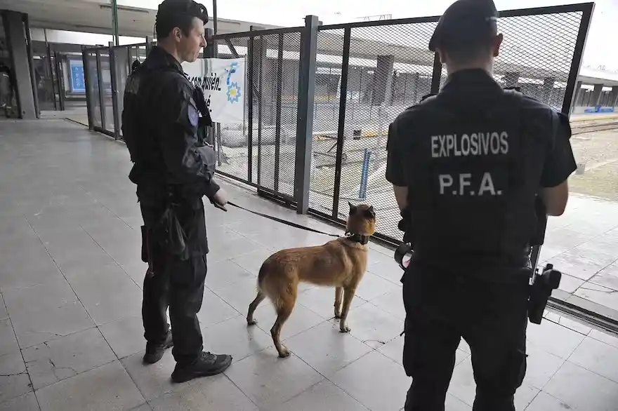 Por amenazas de bomba, hubo demoras en el ferrocarril Sarmiento y Belgrano Sur. Foto: Ricardo Pristupluk
