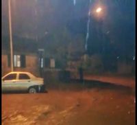 Corte de calles, casas con ingreso de agua e intermitencias en el servicio eléctrico