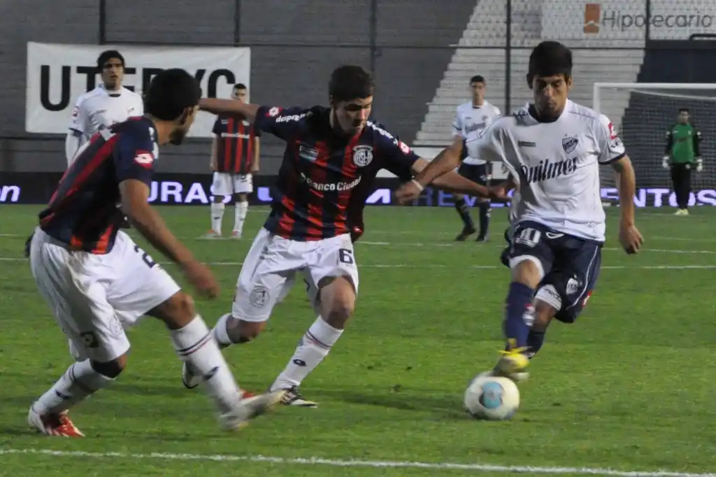 Alvarado concretó dos refuerzos: Franco Cáseres y Emanuel Urquiza