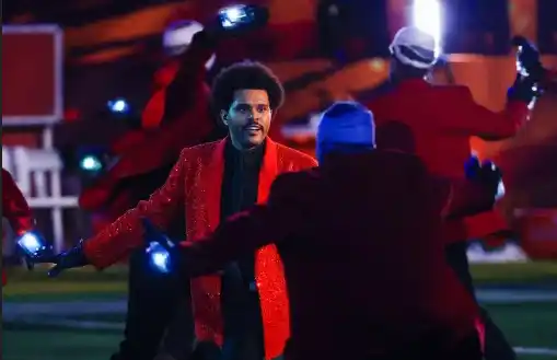 The Weeknd estuvo en el entretiempo del Super Bowl. Foto AFP