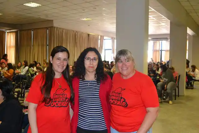 Rojo y Negro  difundió candidatos y propuestas
