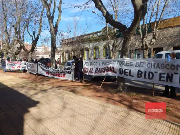 Vecinos autoconvocados de Ruta 20 manifestaron disconformidad al Ecoparque de Chascomús e impugnaron llamado a licitación