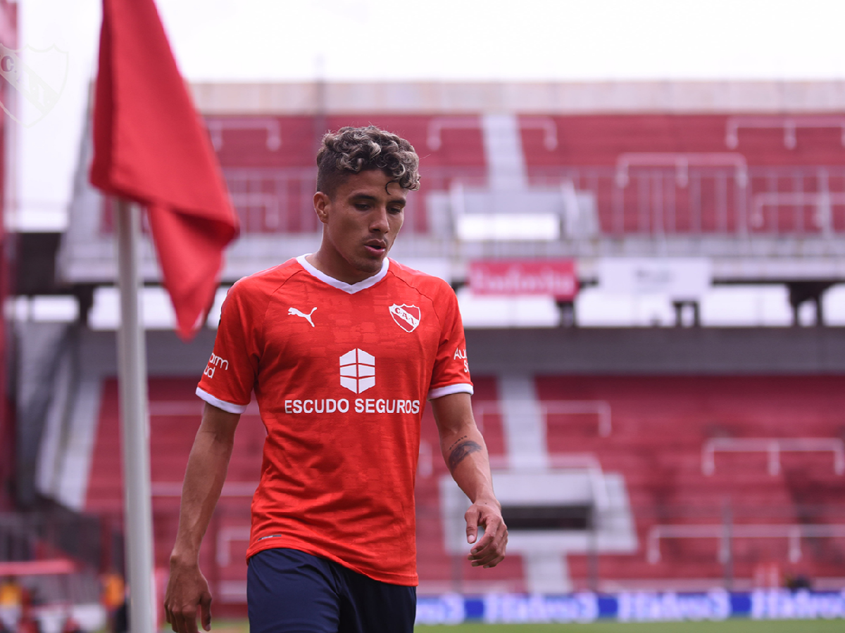 El “Rojo” podría perder al colombiano Roa 
