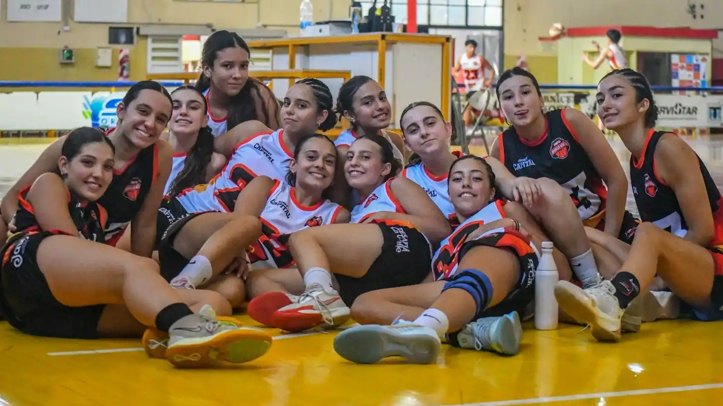 Ocho jugadoras de Rivadavia, presentes en el Campus Navallo - Agulló