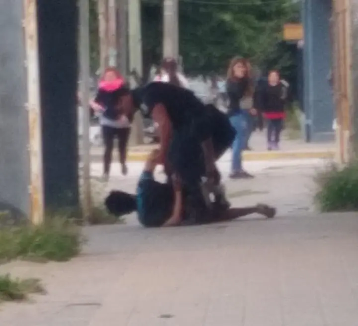 Una mujer sufrió un violento arrebato pero cayó preso el agresor