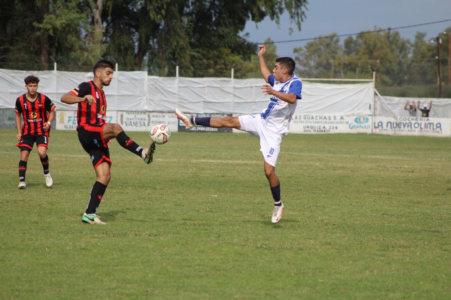 Libertad lo definió sobre el final: 2 a 1