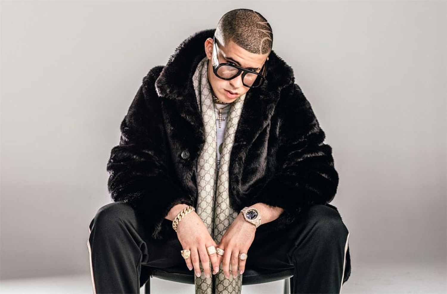 Bad Bunny se quiso hacer las uñas y no lo atendieron por ser varón