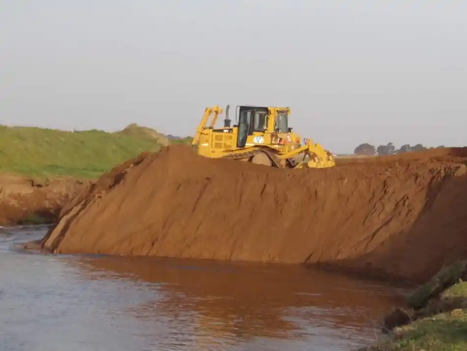 Inundaciones: Intendente de Rivadavia denunció al gobernador pampeano por la destrucción de una obra