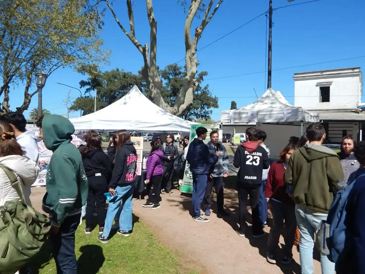 Estudiantes de todos los niveles podrán conocer la oferta educativa local y regional, participar de talleres de orientación vocacional y disfrutar de actividades culturales en la Plaza Sarmiento.