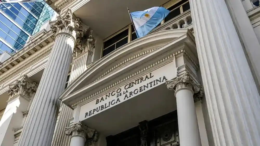 La entrada del Banco Central de la República Argentina.
