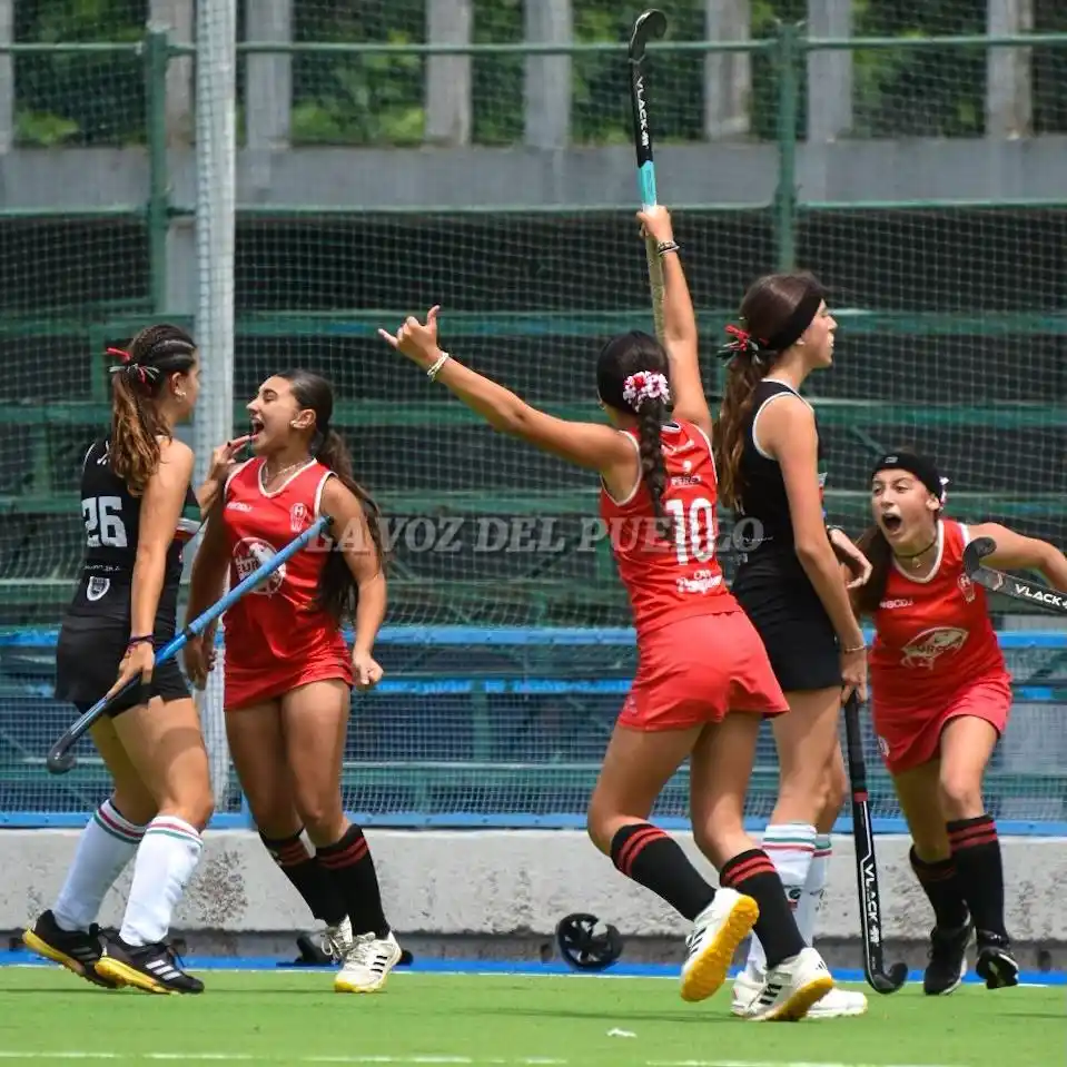 La Séptima de Huracán festejó en Mar del Plata (Federacion Bonaerense de Hockey Instagram)