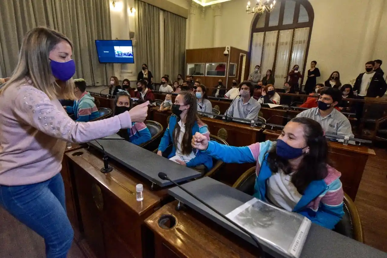 Stratta abrió la instancias departamentales del Senado Juvenil