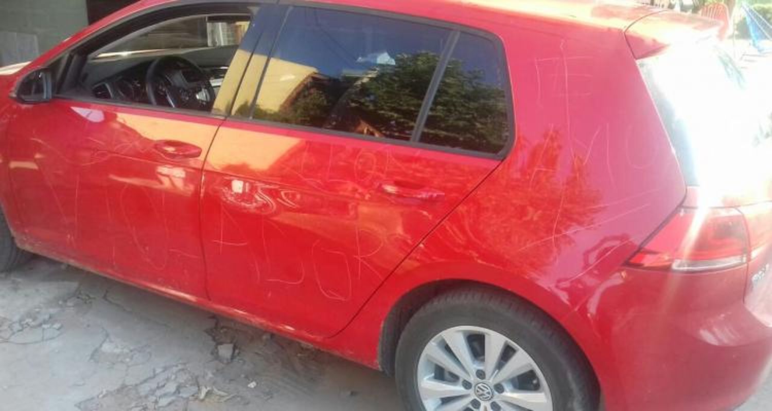 Otro auto dañado
