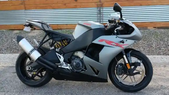 ¡ME ENTERO! Denuncian a policía de tránsito por solicitar presunta «licencia especial» para conducir motos de alta cilindrada (VIDEO)