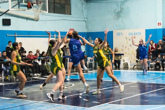 El sueño celeste no se detiene: Club de Pelota es finalista del Provincial U15