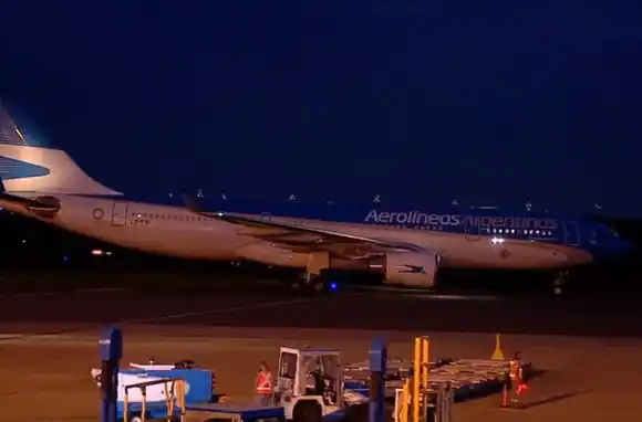 Partió el octavo vuelo de Aerolíneas a Rusia para traer más vacunas contra el coronavirus