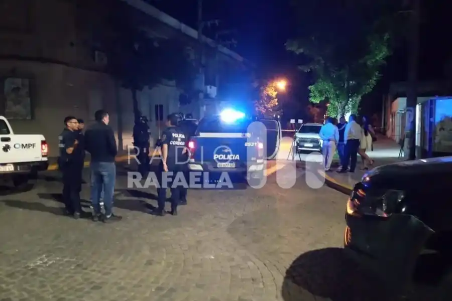 Los policías presentes en el lugar