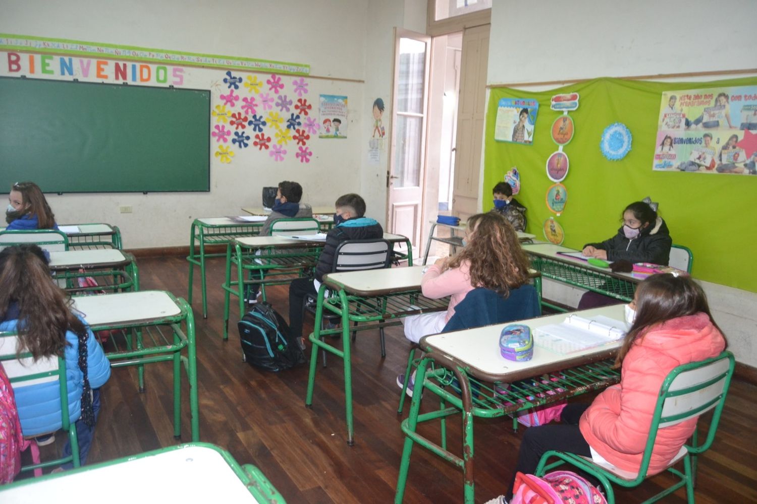 Las clases volvieron en horario completo