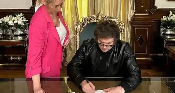 Denunciaron a Javier Milei tras el veto por la reforma de la movilidad jubilatoria