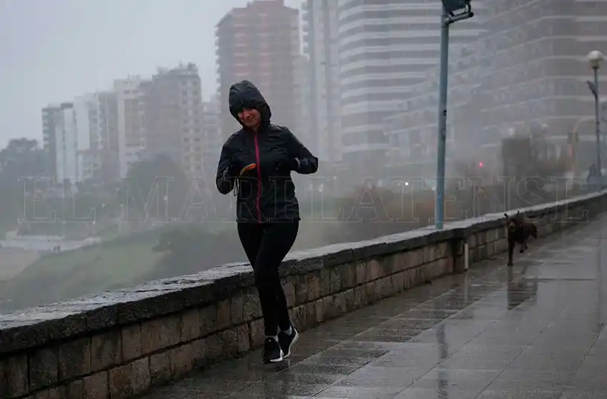 Se viene la lluvia, nada sorprenderá: 72 horas bajo el agua en Mar del Plata