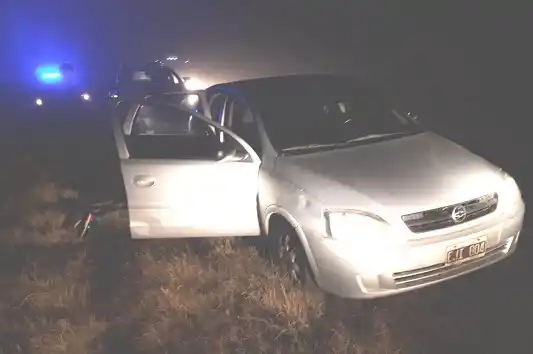 En un Corsa, robaron una garrafa: fueron atrapados por la Policía