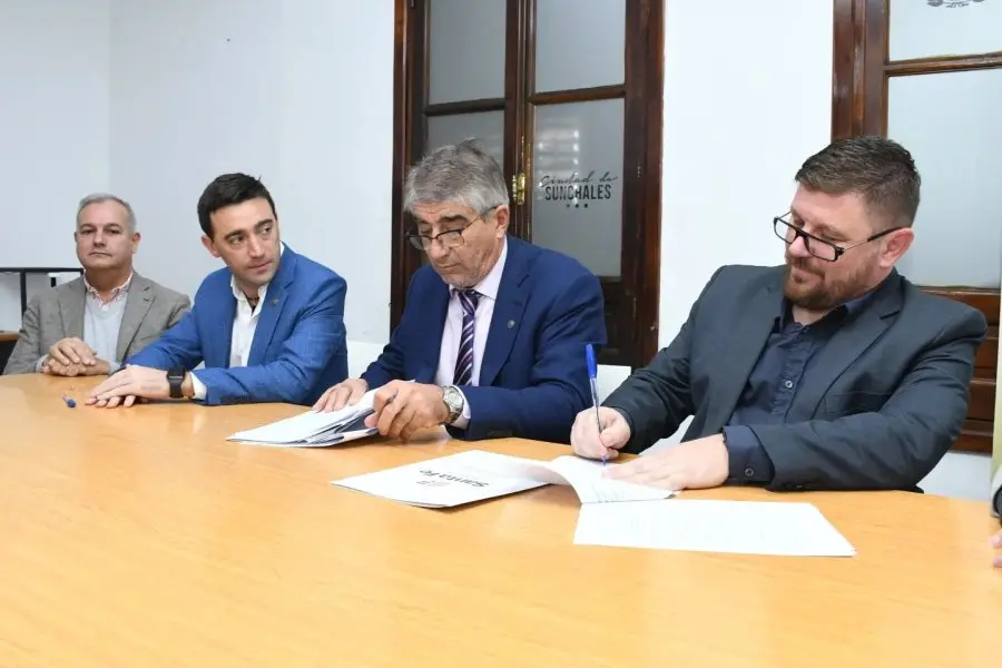 Firmaron importantes convenios para Sunchales con la miradas puestas en vivienda