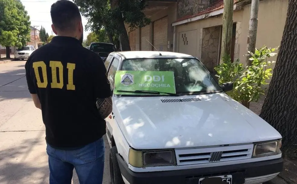 Hallan en nuestra ciudad un auto robado en Mar del Plata