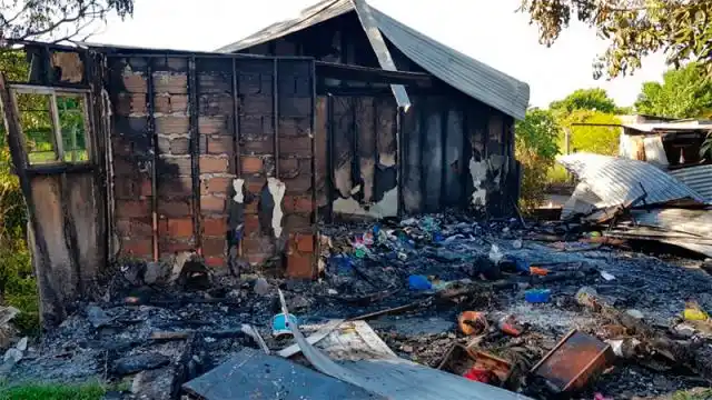 Niño jugaba con un encendedor y se originó un incendio que destruyó la casa