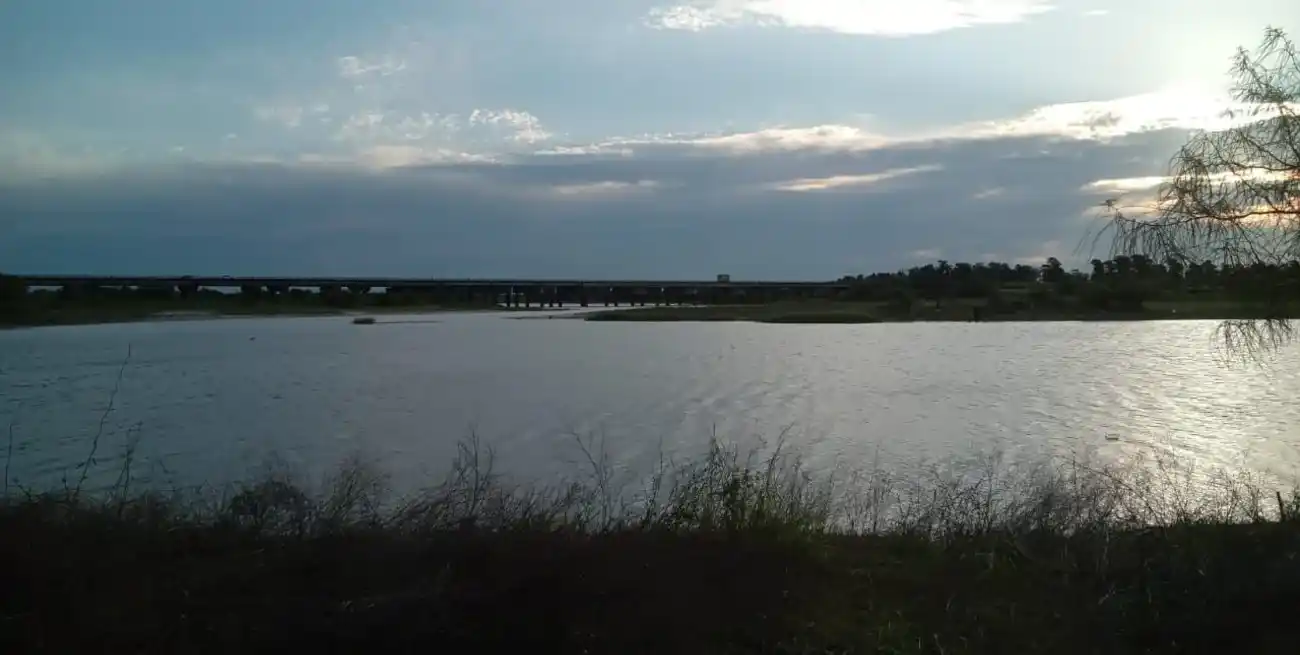 Un hombre murió ahogado en el río Salado tras arrojarse al agua en una zona peligrosa