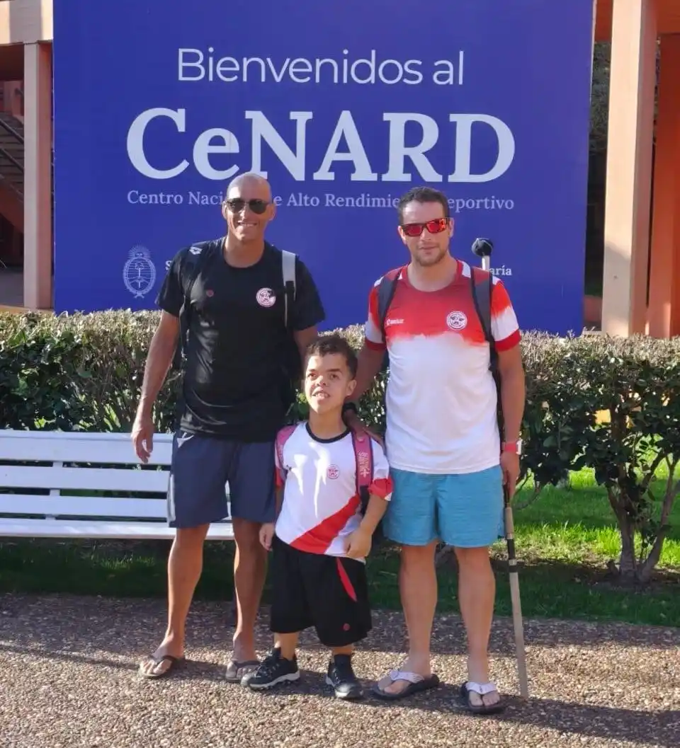 Reconocimiento para “Pedrito” Dagorret por su destacado cierre de temporada en natación paralímpica