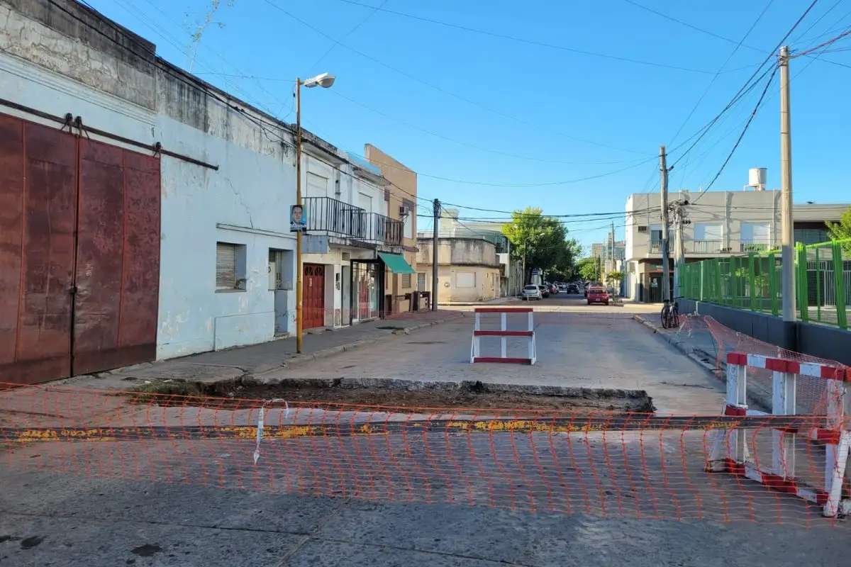 Varias calles de la ciudad están cortadas por bacheos