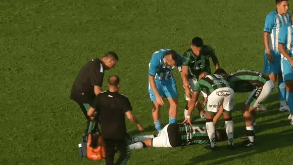 La escalofriante lesión de un jugador de Nueva Chicago que conmocionó al fútbol argentino
