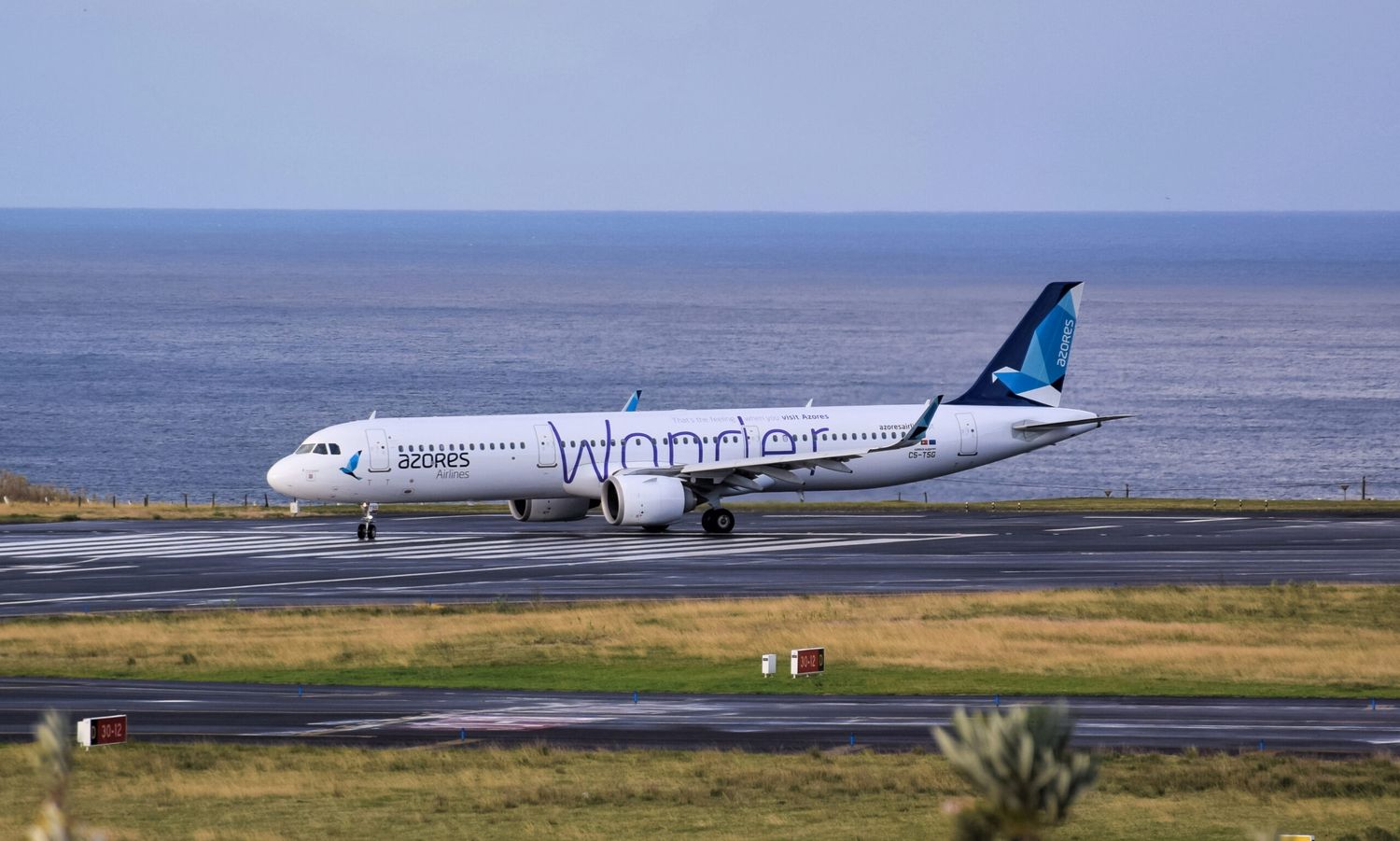 Dos grupos presentan ofertas por participación mayoritaria en Azores Airlines